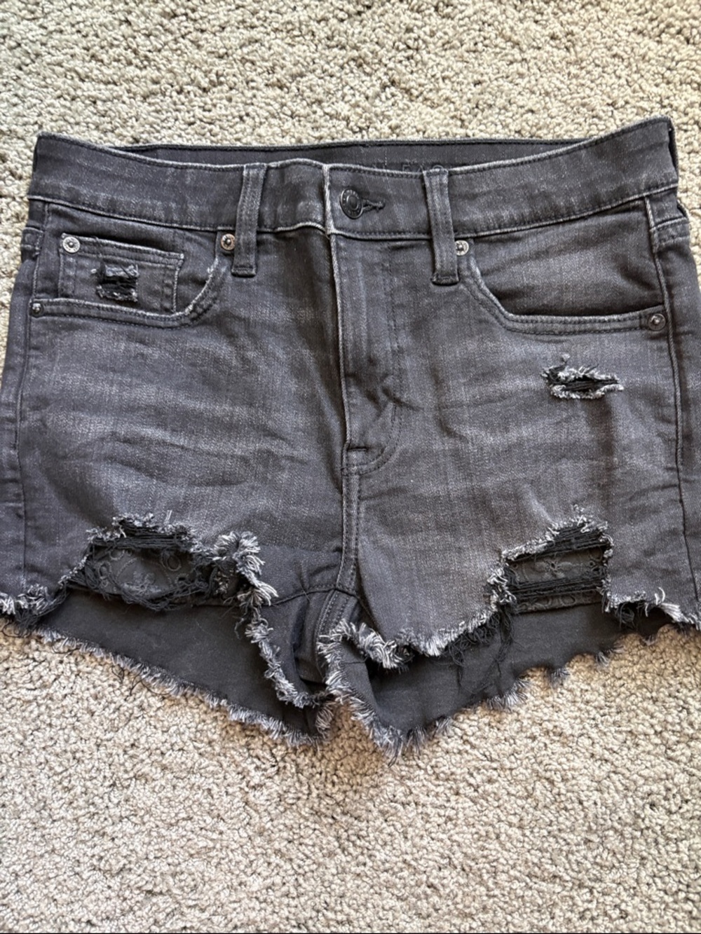 American Eagle Distressed Black Denim Women’s Shorts 6 shortie Stretch